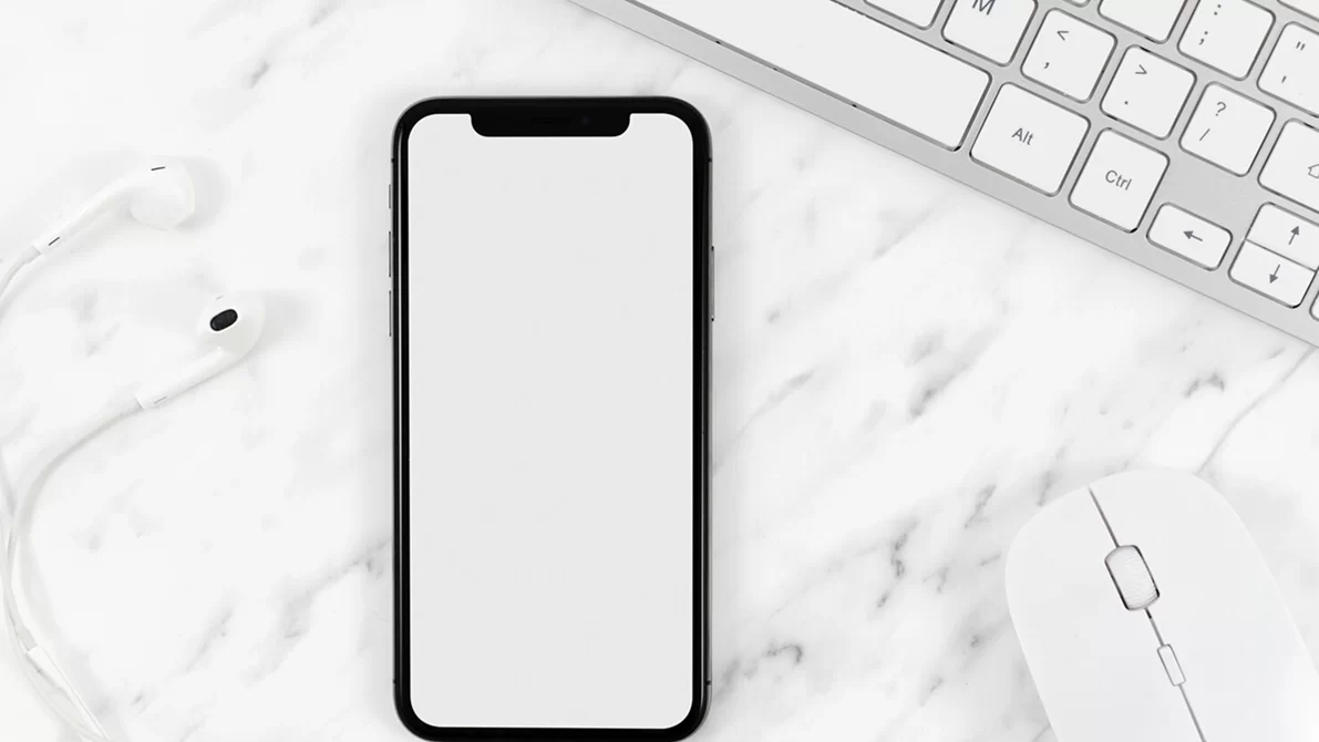 Cách xử lý nhanh khi điện thoại rơi nước tại nhà